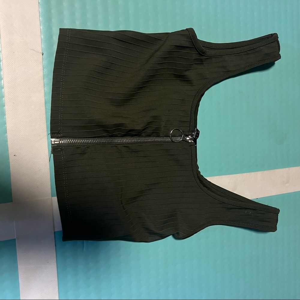 zip up tank top
